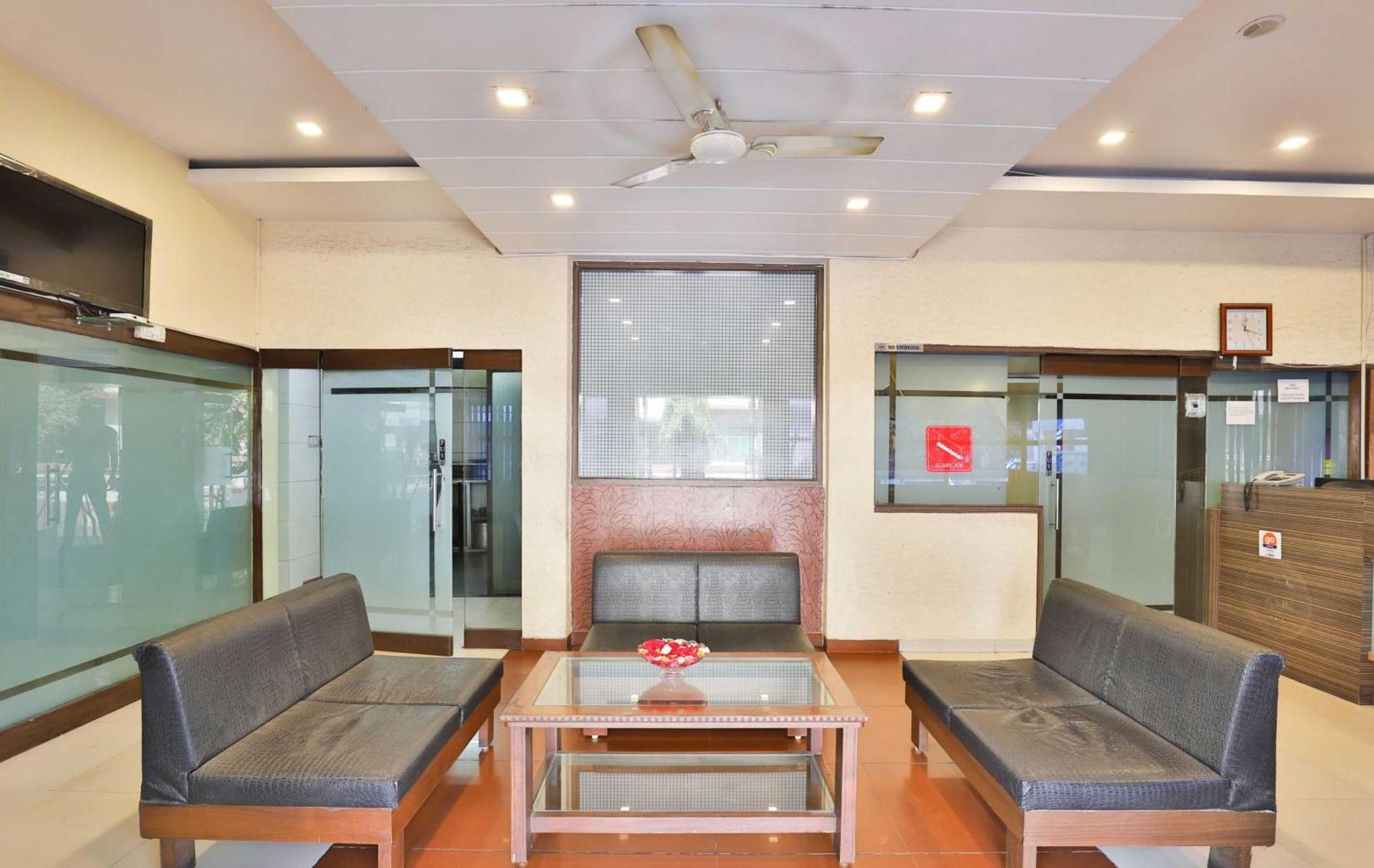 OYO 3444 Hotel Sunrise Gorwa Exterior foto